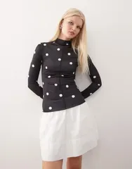 モンキ レディース トップス Tシャツ ドット柄 ドット シアー Monki long sleeve sheer Tshirt with front seam detail polka dot Blaのサムネイル