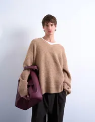 トップマン メンズ アウター ニット・セーター オーバーサイズフィット Vネック セーター Topman oversized fit Vneck sweater in stone STONE ストーンのサムネイル