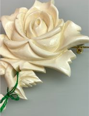 高級 ヴィンテージ 薔薇 ブローチ 手彫り 天然素材 骨素材 レトロ 彫刻 
