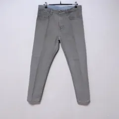 バーバリー メンズ 30インチ グレー ストレートフィット デニム パンツ
