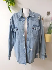 リーバイス オーバーサイズ フィット ディストレスト デニム キャット オーバーサイズ シャツ XXL ライトブルーのサムネイル