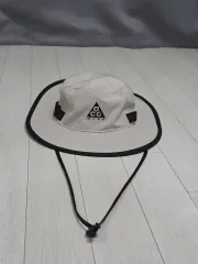 ナイキ ACG バケットハット アイボリー
