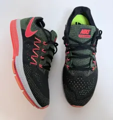 ナイキ(NIKE) ズーム ボメロ10 ランニングシューズ 275