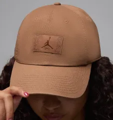 新) NIKE ジョーダン クラブ ベースボールキャップ 帽子 ブラウン M-L 未開封 新品 ランニング