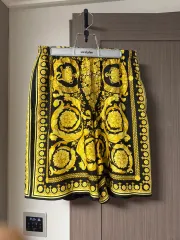 ヴェルサーチェ Barocco シルク ハーフパンツ M(48) サイズのサムネイル