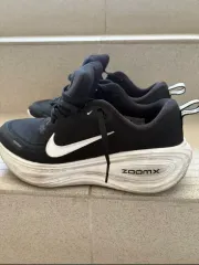 ナイキ ZoomX 白黒 スニーカー