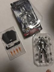 怪獣8号 1/7 スケールフィギュア 市川レノ 特典表情替えパーツ付 箱