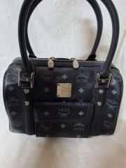 MCM ハンドバッグ　ショルダーバッグ　エンボス加工　ブラック MCM ハンドバッグ ショルダーバッグ エンボス加工 ブラック - メルカリ