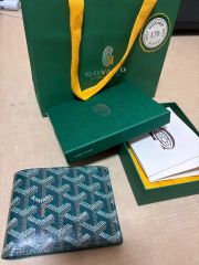 希少　完売　GOYARD ゴヤール　限定色パスポートケース　ブルーベリーパープル 希少 完売 GOYARD ゴヤール 限定色パスポートケース ブルーベリー