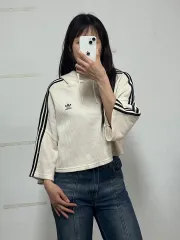 アディダス ワッフル クロップド フーディー Tシャツ クリーム COLOR