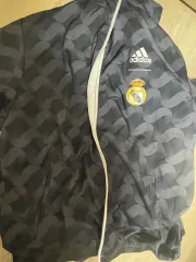 アディダス レアルマドリード リバーシブル ウィンドブレーカー