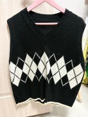 新品】ダイヤモンド柄ニットベスト Vネック - メルカリ