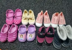 8足 まとめ売り) キッズ・ユア(YOOA) スニーカー 150サイズ スポーツ Crocs クロックスのサムネイル