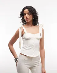 モンキ レディース トップス Tシャツ Monki bow shoulders corsetop in ecru part of a set White dusty light ホワイトのサムネイル