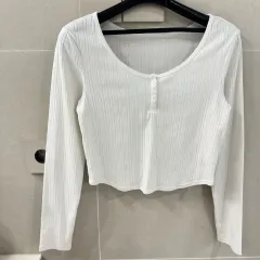 GU 白 長袖 クロップドTシャツ