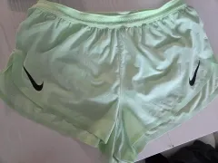 ナイキ エアロ スイフト 4インチ ショーツ 出品