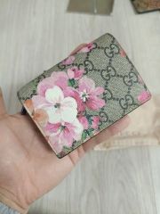 GUCCI 】長財布GGブルームス ラウンドファスナー ピンク - メルカリ