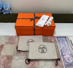 2026年最新】エルメス 靴 空箱の人気アイテム - メルカリ