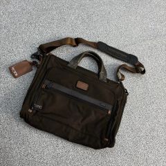 人気】TUMI ブラック メッセンジャーバッグ ショルダー 22371HKH