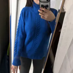 青 ケーブル編み タートルネック ニット