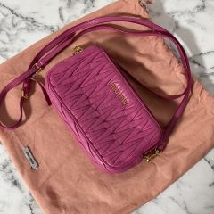 美品 miumiu ミニバッグ ミュウミュウ ※箱無し・ギャランティカード付 