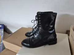 ブラック レースアップ アンクル ブーツ