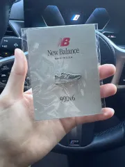 限定モデル)ニューバランス 990v6 スニーカー バッジのサムネイル