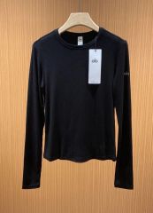 アローヨガ✨ロゴTシャツ　ブラック　M 新品タグ付き♡スリムフィット アローヨガ✨ロゴTシャツ ブラック M 新品タグ付き♡スリムフィット