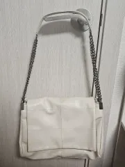 ザラ ロックフラップ ショルダーバッグ ユナバッグ 白 出品