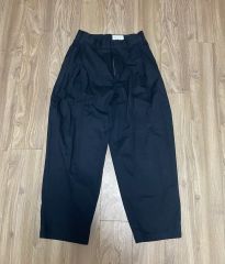 ALOUND TWO TUCK TAPERED CHINO PANTS - メルカリ
