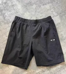 ブラックハーフパンツ