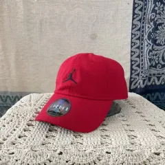 ナイキジョーダン センターロゴ レッド ベースボールキャップ 帽子