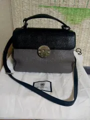 新品) METROCITY エンボス ツートン ショルダーバッグ トートバッグ バッグのサムネイル