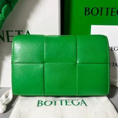 現行！美品✨ ボッテガヴェネタ 長財布 カセット レザー パラキート