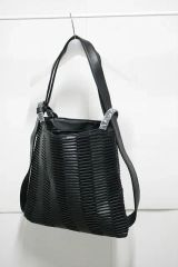 美品✨バリー ワンショルダーバッグ ハーフムーン キルティング レザー