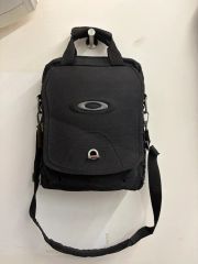 美品90s OAKLEY vintage shoulder bag y2k - メルカリ