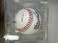オリックス 球団公式 金子千尋 直筆サインボールケース付き - メルカリ