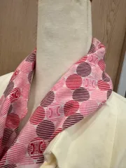 セリーヌ トリオンフスカーフ兼 ハンカチ