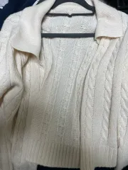 アイボリー ケーブル編み ニット