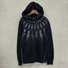 ニールバレット 正規品 ブラックサンダー プリンティング フーディー Tシャツ M A08366のサムネイル