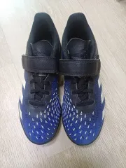 アディダス サッカーシューズ