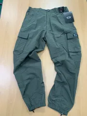 (新品) SPY×FAMILY パイロットジャンパー風 ジョガー パンツ / カーキ