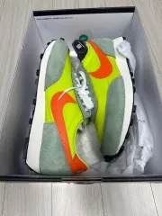 280 NIKE デイブレイク