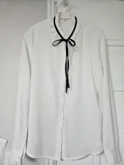 ホワイト リー リボン フリル ブラウス