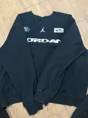 ジョーダン ブラック スウェットTシャツのサムネイル