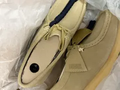 新品 クラークス ワラビー メイプル スウェード 240