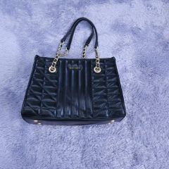 美品 FURLA レザー ショルダーバッグ ピンコメタ キルティング 2WAY 