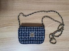 Charles &Keith クレシダツイードキルトトップハンドルバッグ - メルカリ