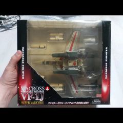 YAMATO 1/60 完全変形 VF-1A マックス機 ゼントラーディ軍服付き