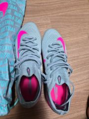 Nike マーキュリアル サッカーシューズ スカイブルー/ピンク 収納